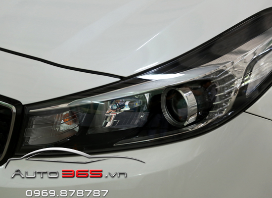 Kia Cerato nâng cấp đèn bi xenon - Ánh sáng siêu sắc nét